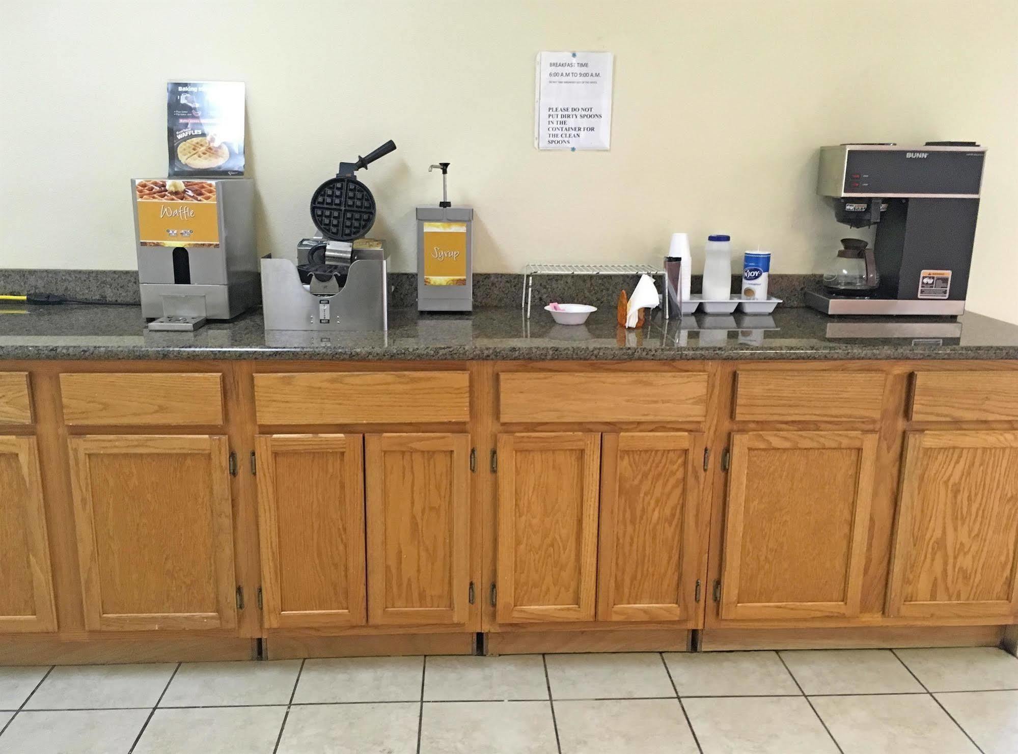 Americas Best Value Inn And Suites Greenwood Eksteriør billede
